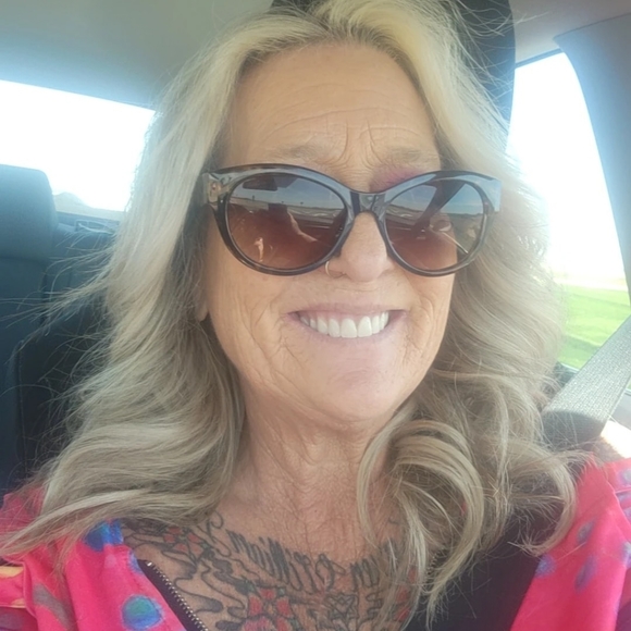 ALL OFFERS WELCOME - Picture 1 of 3